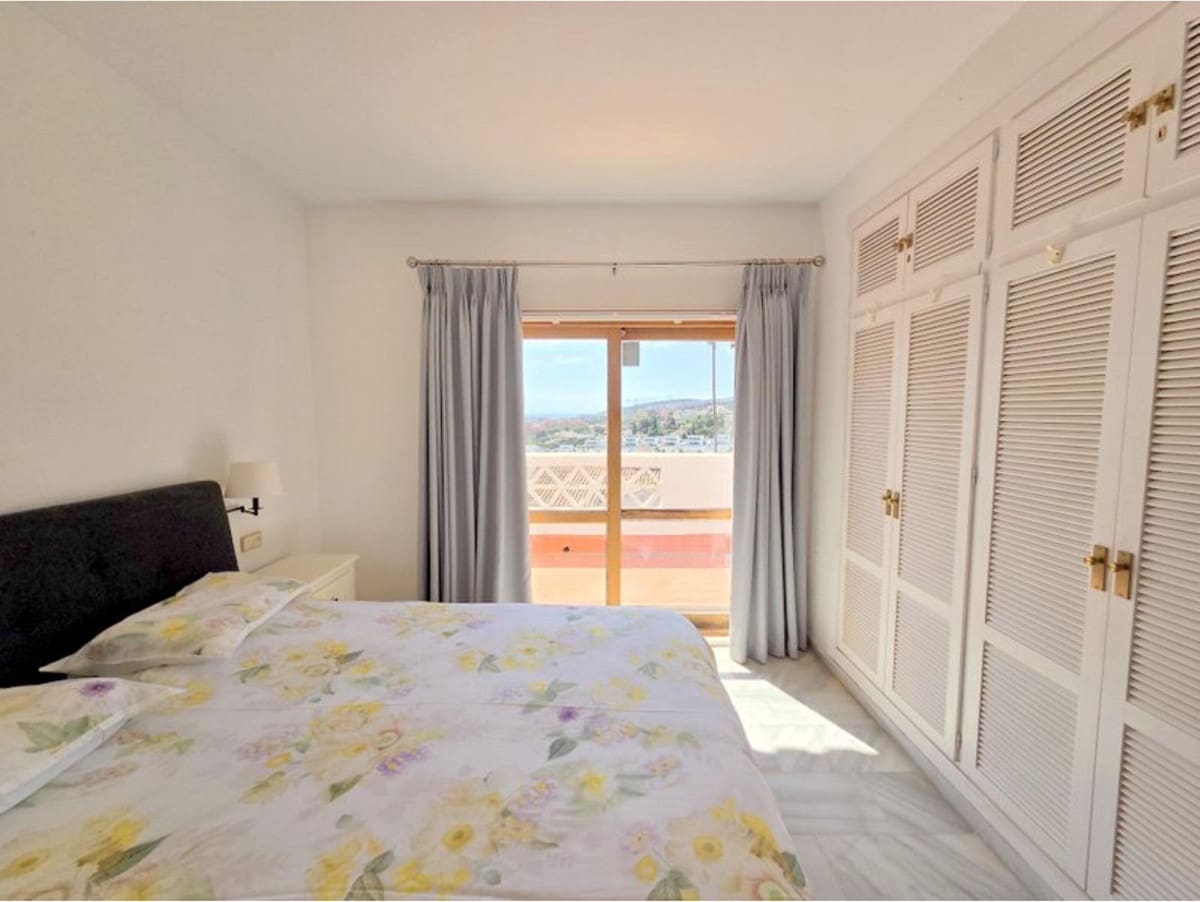 3 soverom Hus til salgs i La Duquesa / Puerto de la Duquesa med svømmebasseng - € 549 000 (Ref: 10101320)
