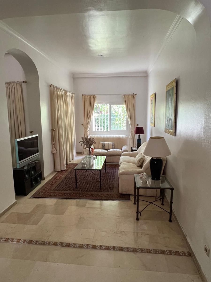 4 sovrum Hus till salu i La Quinta med pool garage - 975 000 € (Ref: 10118456)
