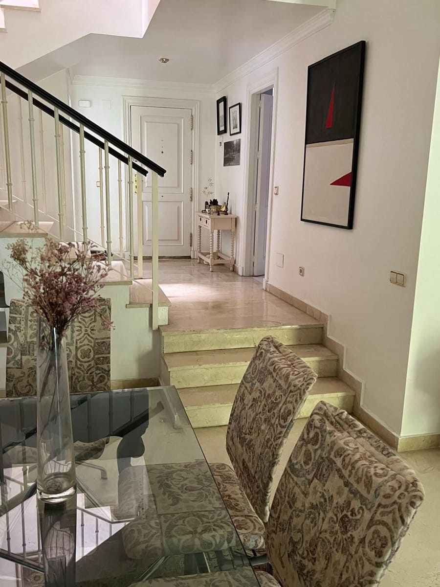 4 sovrum Hus till salu i La Quinta med pool garage - 975 000 € (Ref: 10118456)
