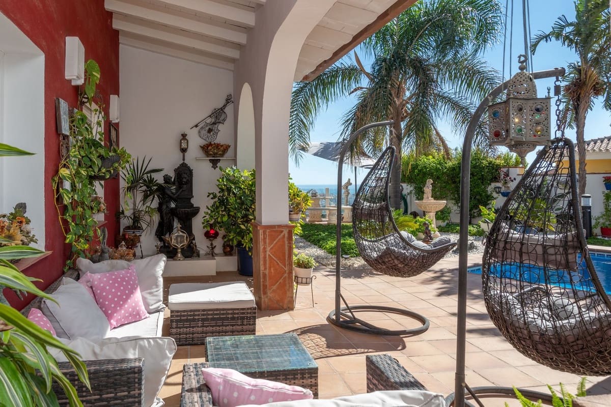 Chalet de 5 habitaciones en Torrequebrada en venta con piscina garaje - 1.450.000 € (Ref: 10118459)