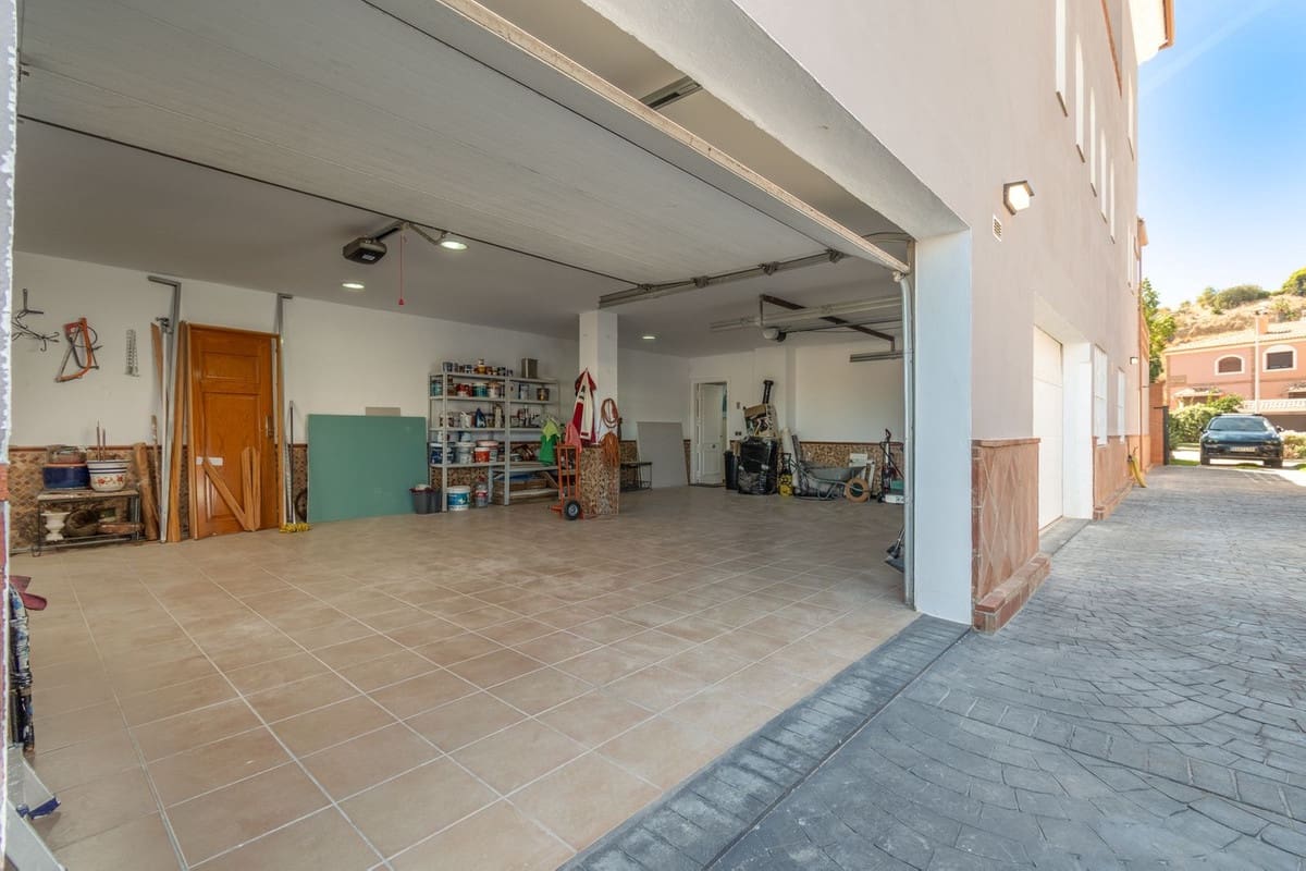 Chalet de 5 habitaciones en Torrequebrada en venta con piscina garaje - 1.450.000 € (Ref: 10118459)