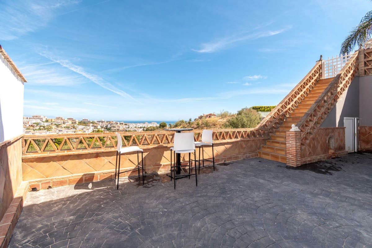 Chalet de 5 habitaciones en Torrequebrada en venta con piscina garaje - 1.450.000 € (Ref: 10118459)