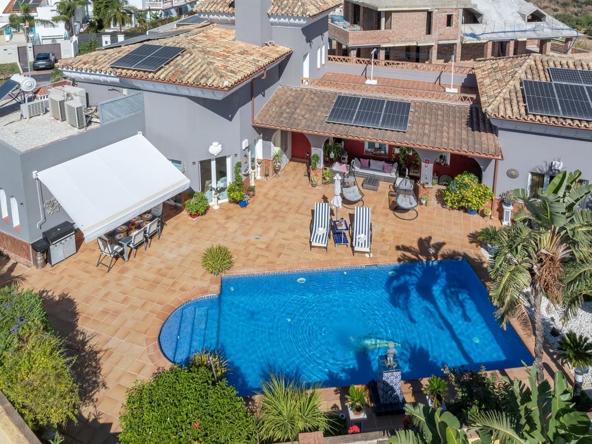 Chalet de 5 habitaciones en Torrequebrada en venta con piscina garaje - 1.450.000 € (Ref: 10118459)