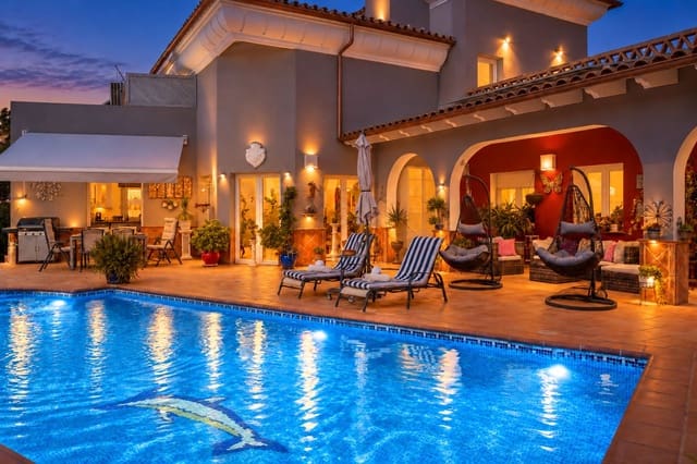 5 quarto Moradia para venda em Torrequebrada, Benalmádena com piscina garagem - 1 450 000 € (Ref: 10118459)