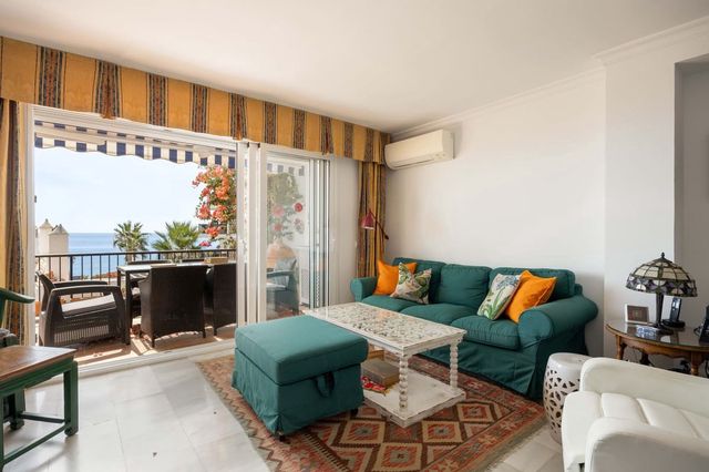 Apartamento de 2 habitaciones en Calahonda, Mijas en venta con piscina - 699.000 € (Ref: 10118464)