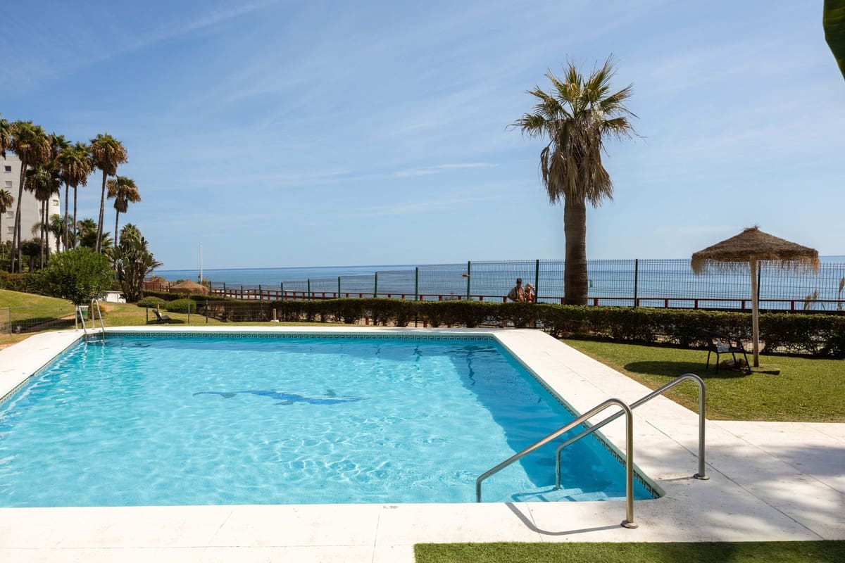 Apartamento de 2 habitaciones en Calahonda en venta con piscina - 699.000 € (Ref: 10118464)