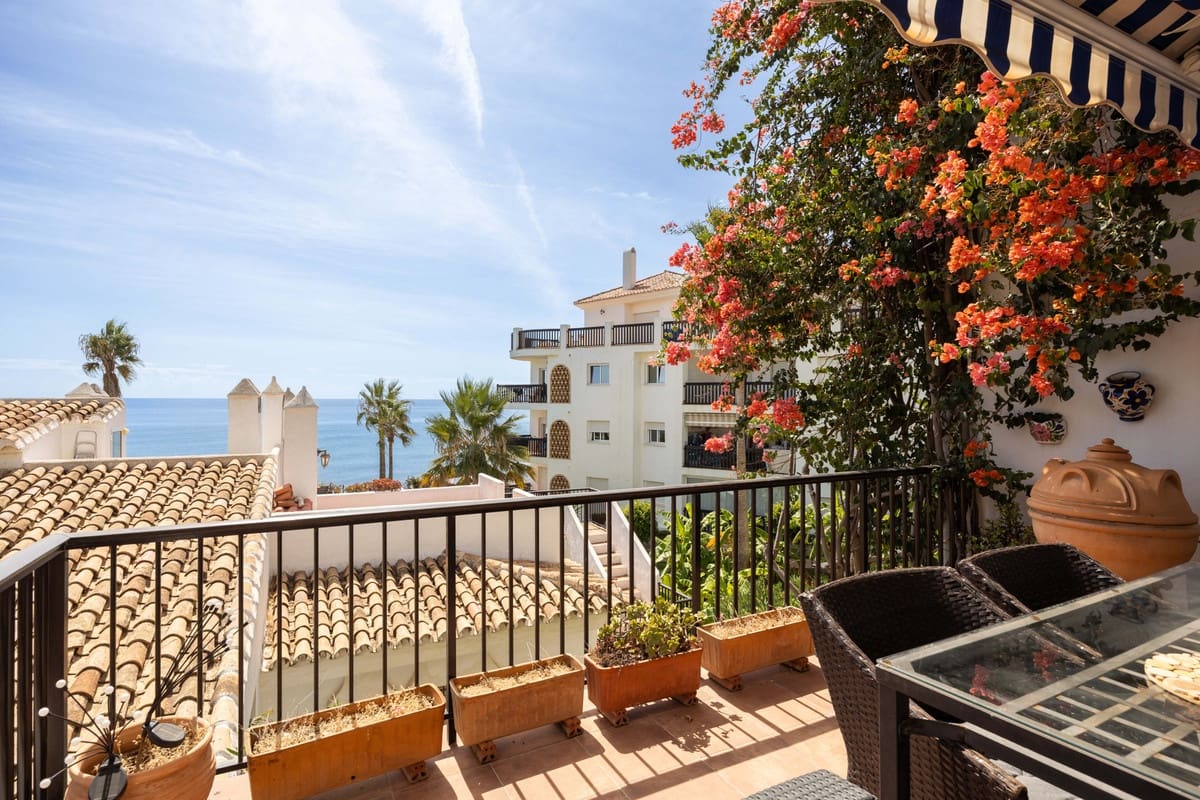 Apartamento de 2 habitaciones en Calahonda en venta con piscina - 699.000 € (Ref: 10118464)