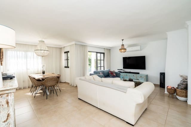 5 sovrum Villa till salu i El Paraiso, Estepona med pool garage - 1 399 500 € (Ref: 10118466)