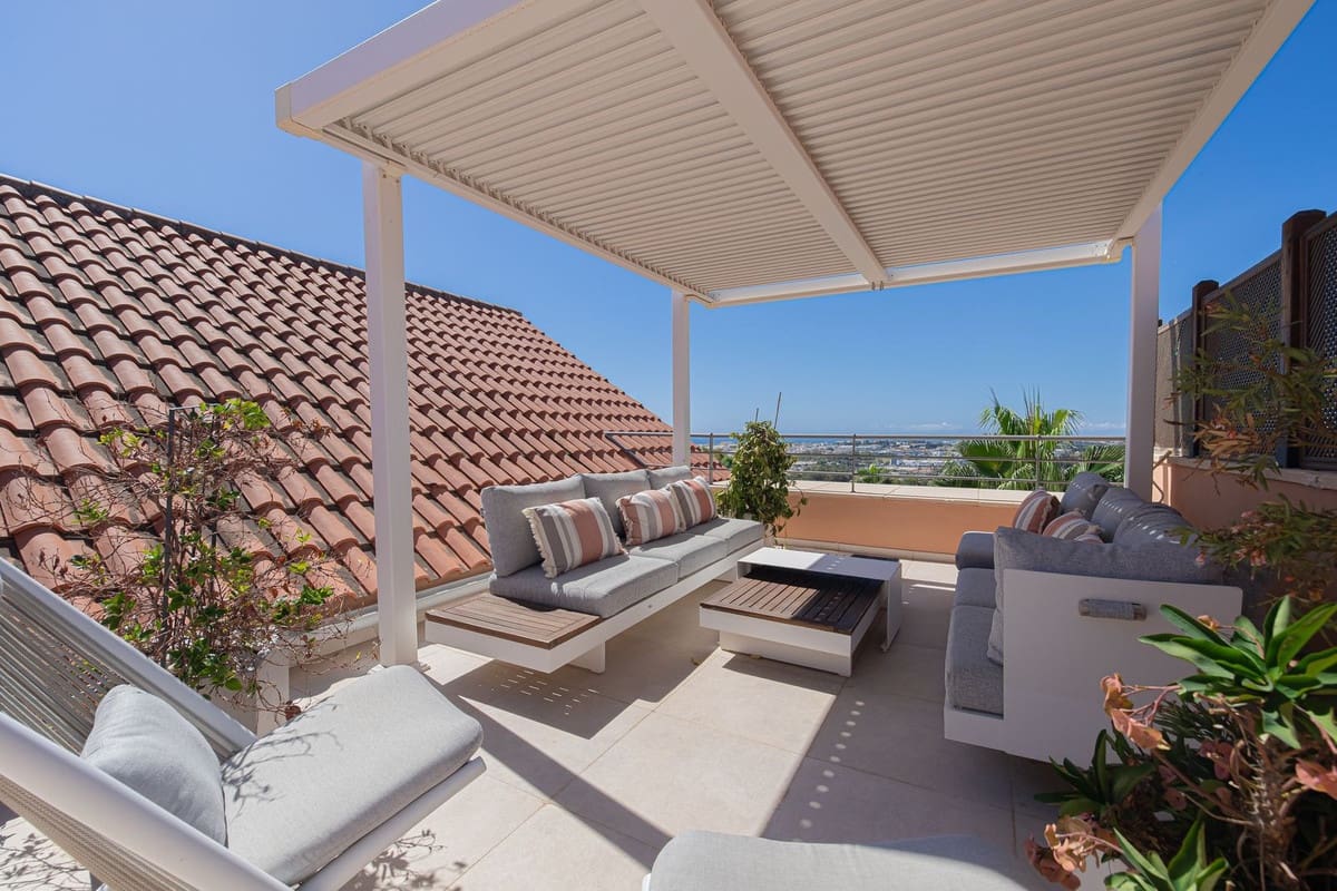 Apartamento de 3 habitaciones en Nueva Andalucia en venta con piscina - 2.495.000 € (Ref: 10118467)