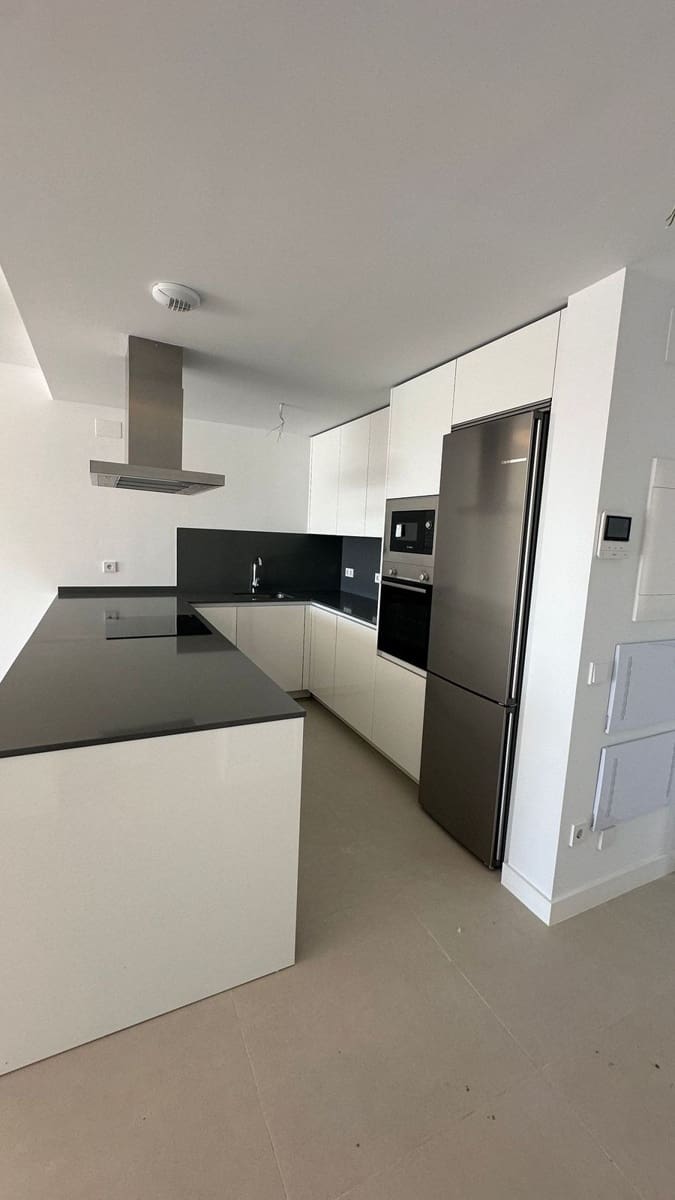 Apartamento de 2 habitaciones en Estepona en venta con piscina garaje - 675.000 € (Ref: 10118470)