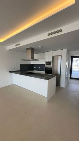 Apartamento de 2 habitaciones en Estepona en venta con piscina garaje - 675.000 € (Ref: 10118470)