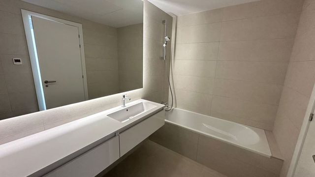 Apartamento de 2 habitaciones en Estepona en venta con piscina garaje - 675.000 € (Ref: 10118470)