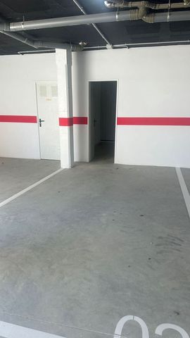 Apartamento de 2 habitaciones en Estepona en venta con piscina garaje - 675.000 € (Ref: 10118470)