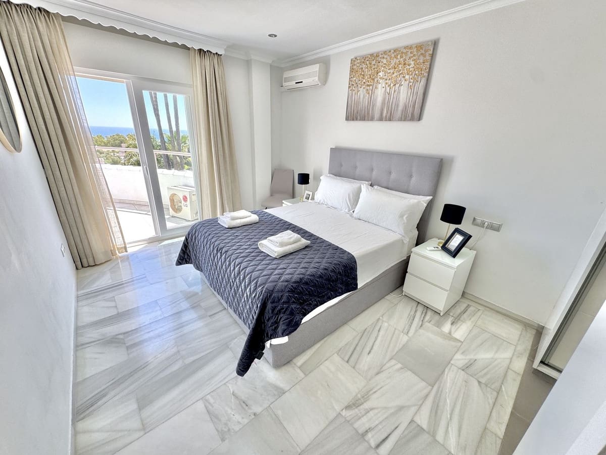 5 makuuhuone Huvila myytävänä paikassa La Cala de Mijas mukana uima-altaan 
autotalli - 1 595 000 € (Ref: 10118471)