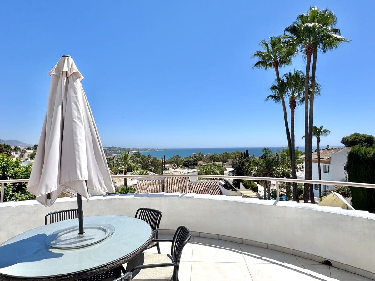 5 makuuhuone Huvila myytävänä paikassa La Cala de Mijas mukana uima-altaan 
autotalli - 1 595 000 € (Ref: 10118471)