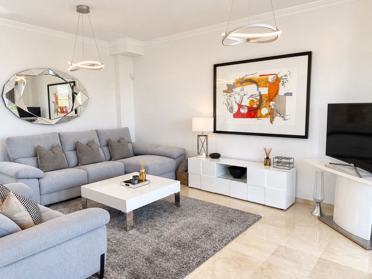 4 sovrum Villa till salu i New Golden Mile med pool garage - 1 200 000 € (Ref: 10118474)