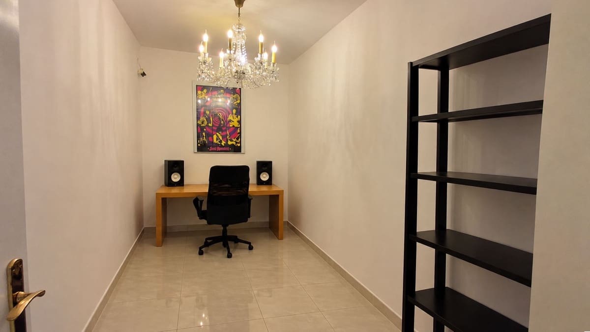 Apartamento de 2 habitaciones en Miraflores en venta con piscina garaje - 389.000 € (Ref: 10118476)