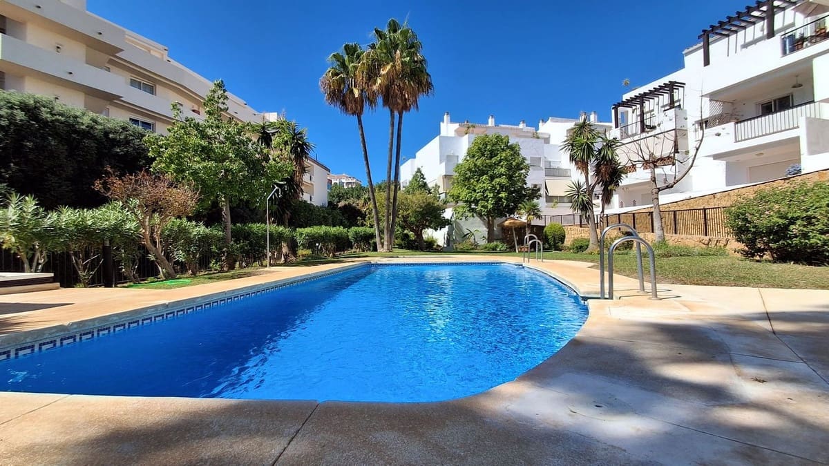 Apartamento de 2 habitaciones en Miraflores en venta con piscina garaje - 389.000 € (Ref: 10118476)