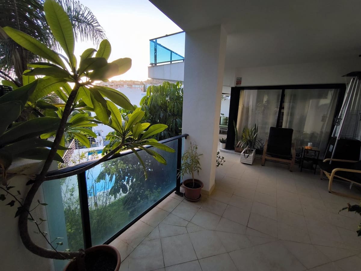 3 makuuhuone Huoneisto myytävänä paikassa Riviera del Sol mukana uima-altaan 
autotalli - 350 000 € (Ref: 10118477)