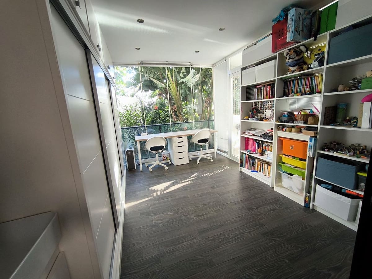 3 makuuhuone Huoneisto myytävänä paikassa Riviera del Sol mukana uima-altaan 
autotalli - 350 000 € (Ref: 10118477)