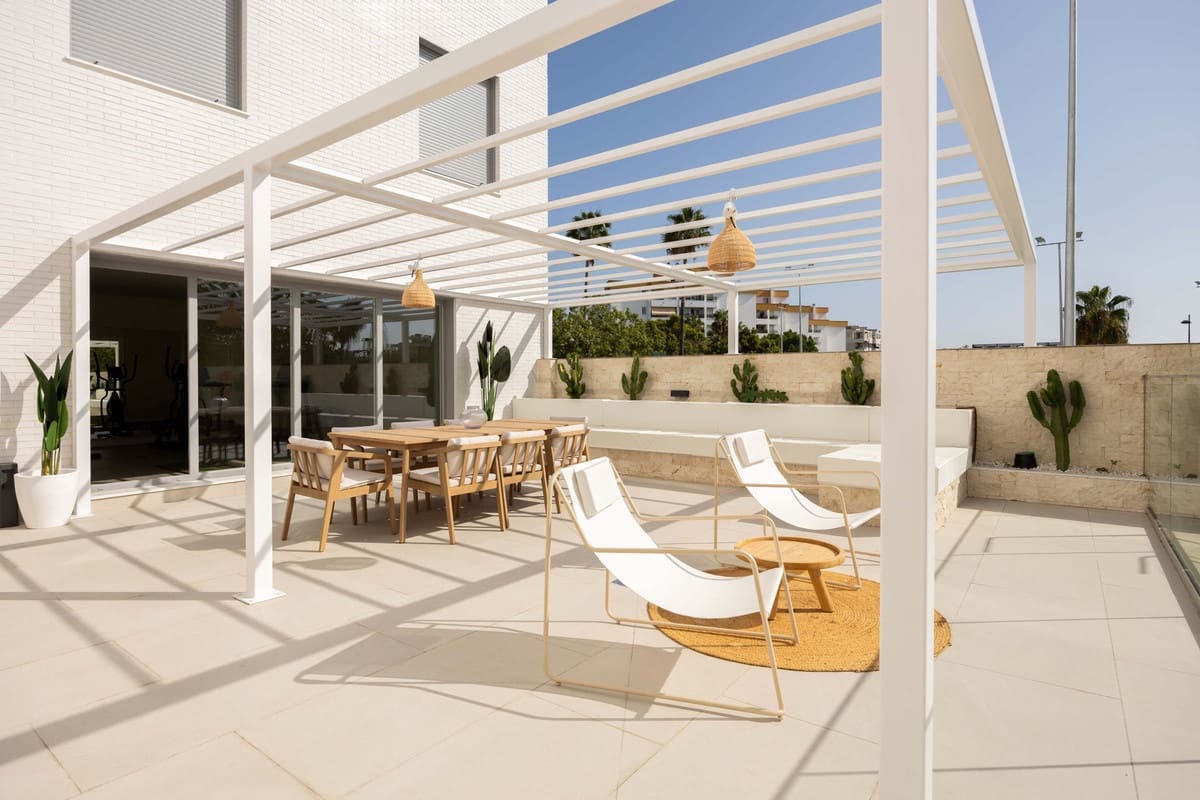 4 soverom Leilighet til salgs i Marbella med svømmebasseng garasje - € 995 000 (Ref: 10120944)
