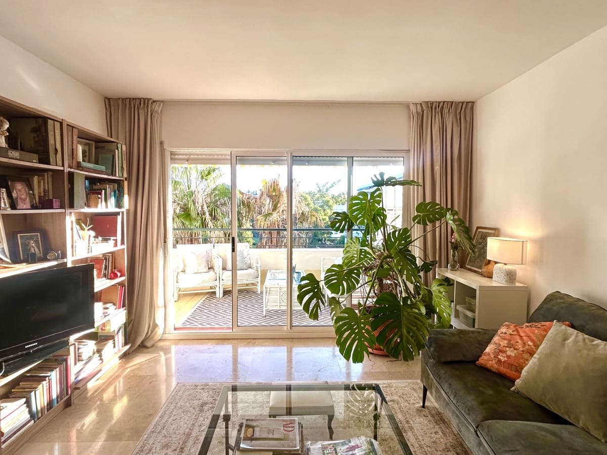 2 bedroom Apartment for sale in Guadalmina with pool garage - € 515,000 (Ref: 10120945)
