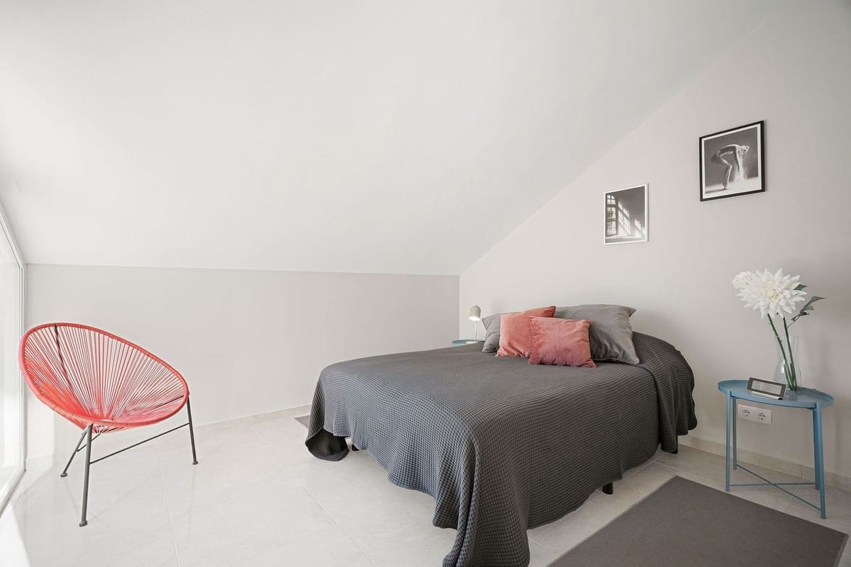 3 bedroom Apartment for sale in Nueva Andalucia with pool garage - € 829,000 (Ref: 10120947)