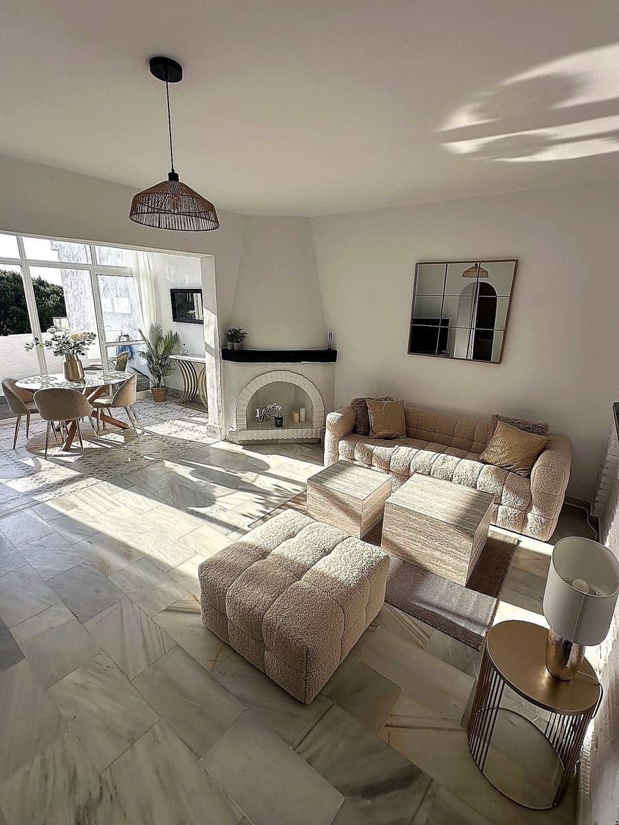 Apartamento de 2 habitaciones en Calahonda en venta con piscina - 399.000 € (Ref: 10120948)