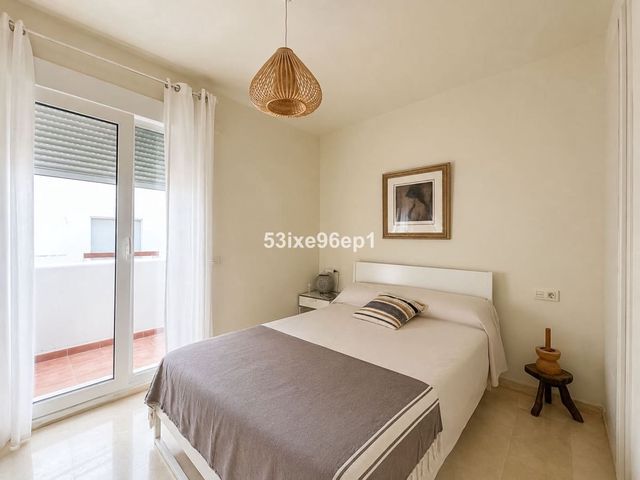 2 slaapkamer Appartement te koop in Estepona met zwembad garage - € 274.000 (Ref: 10120950)