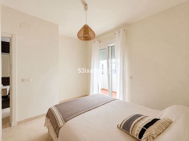2 slaapkamer Appartement te koop in Estepona met zwembad garage - € 274.000 (Ref: 10120950)