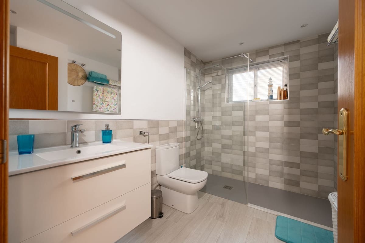 3 slaapkamer Appartement te koop in New Golden Mile met zwembad garage - € 630.000 (Ref: 10120952)