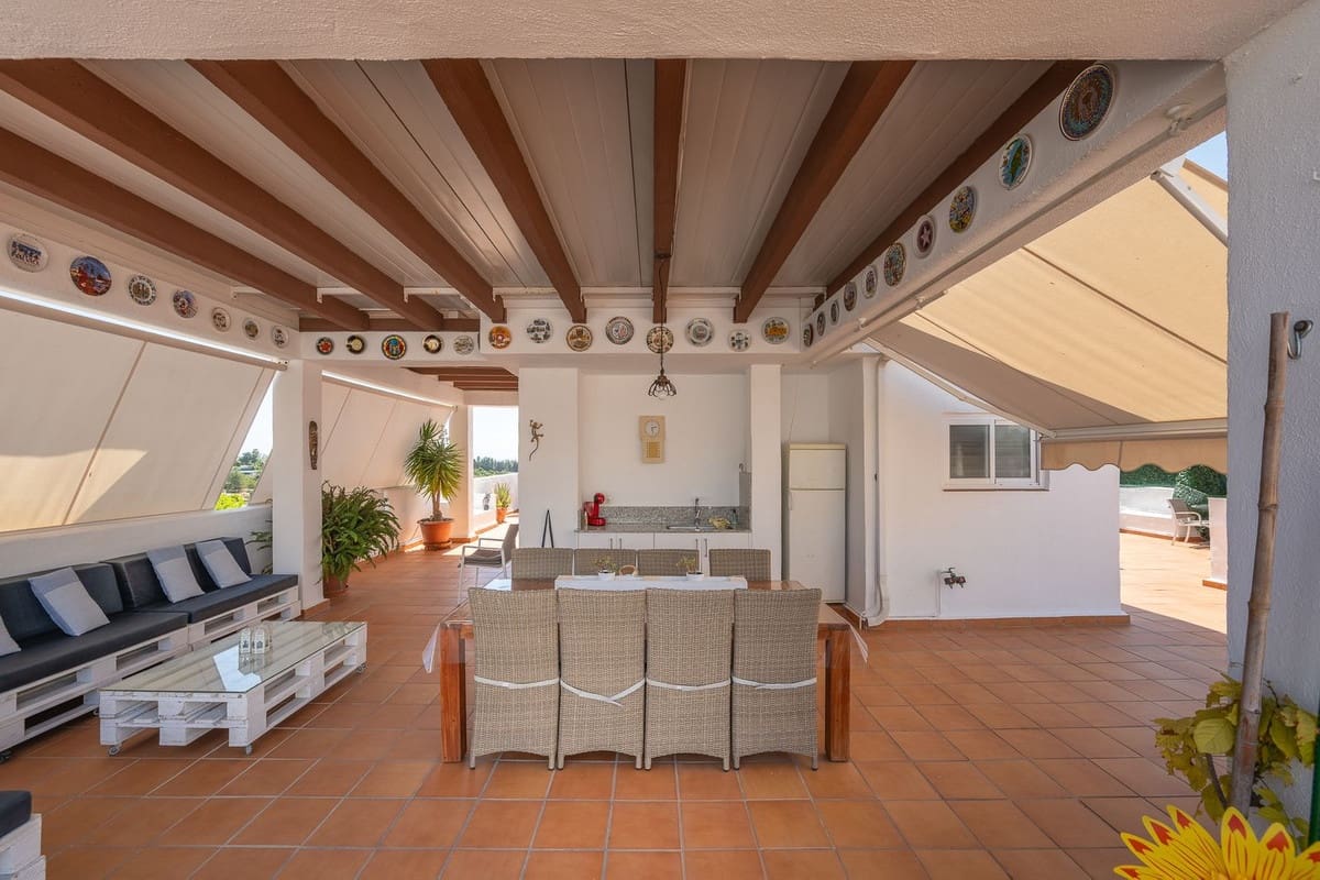 3 slaapkamer Appartement te koop in New Golden Mile met zwembad garage - € 630.000 (Ref: 10120952)