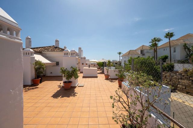 3 slaapkamer Appartement te koop in Selwo, Estepona met zwembad garage - € 630.000 (Ref: 10120952)