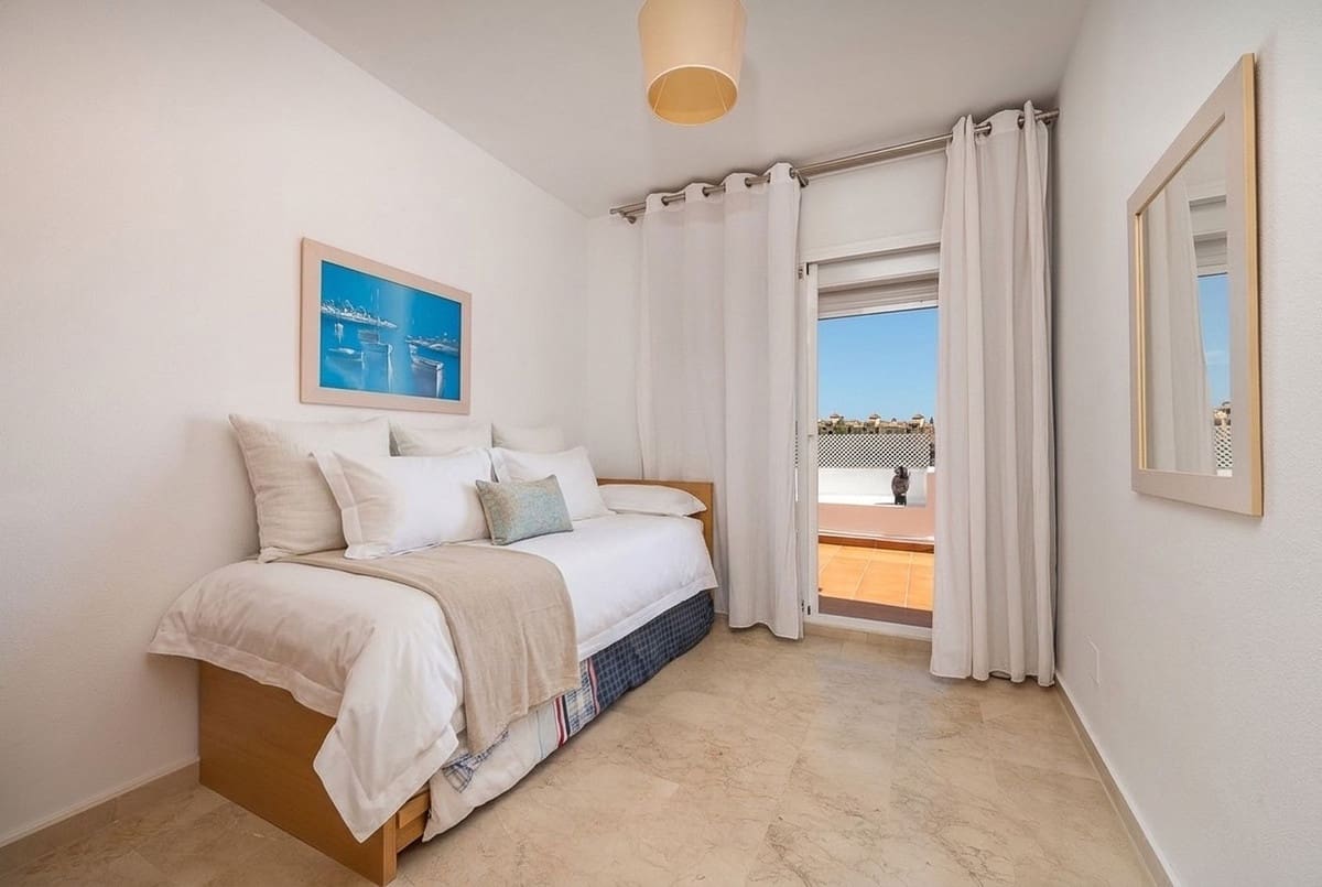 3 slaapkamer Appartement te koop in New Golden Mile met zwembad garage - € 630.000 (Ref: 10120952)
