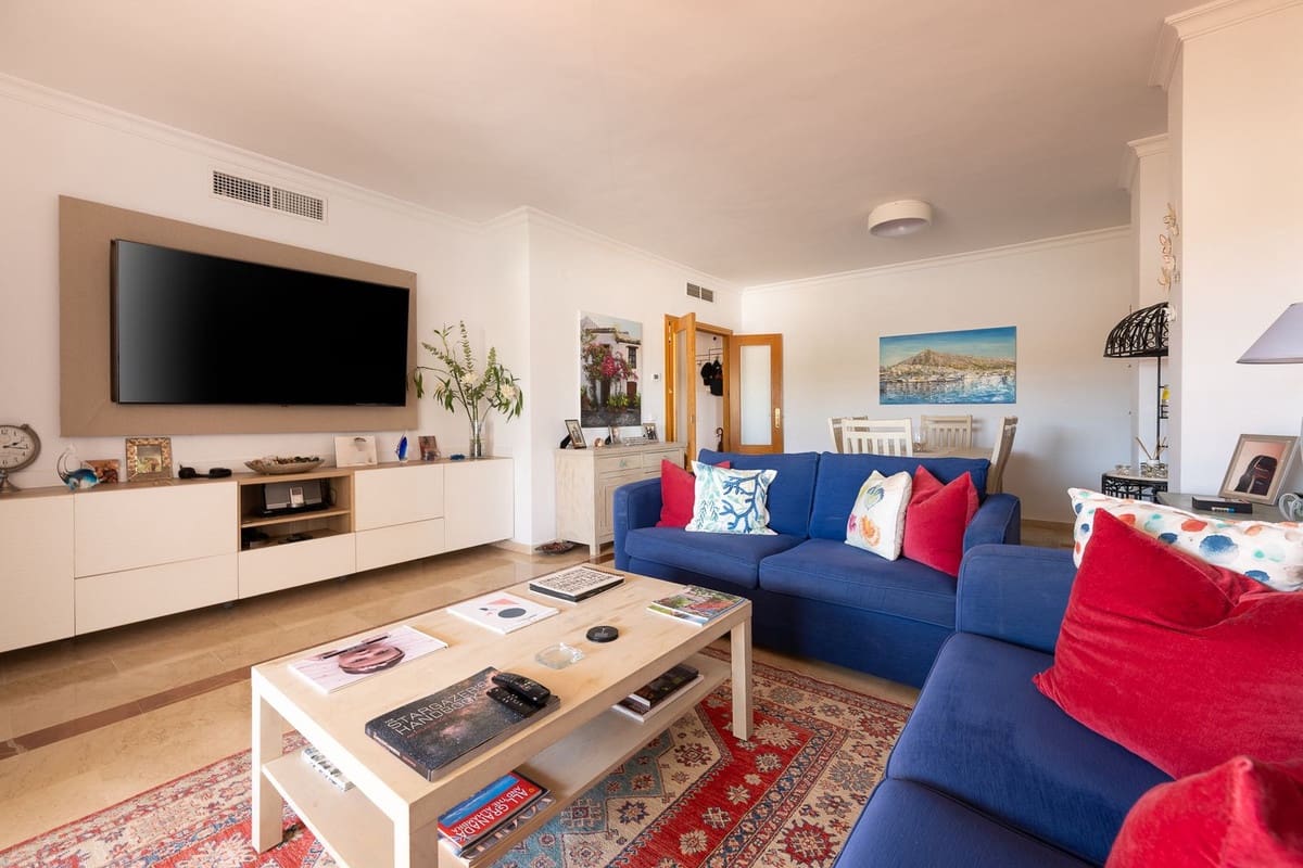 3 slaapkamer Appartement te koop in New Golden Mile met zwembad garage - € 630.000 (Ref: 10120952)
