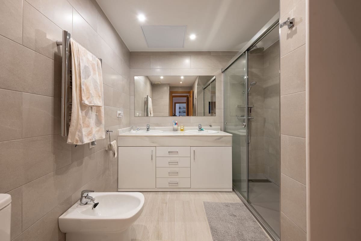 3 slaapkamer Appartement te koop in New Golden Mile met zwembad garage - € 630.000 (Ref: 10120952)