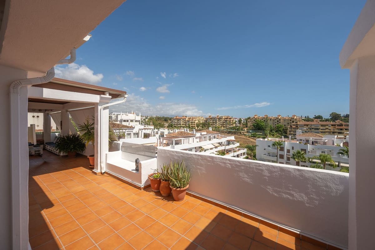 3 slaapkamer Appartement te koop in New Golden Mile met zwembad garage - € 630.000 (Ref: 10120952)