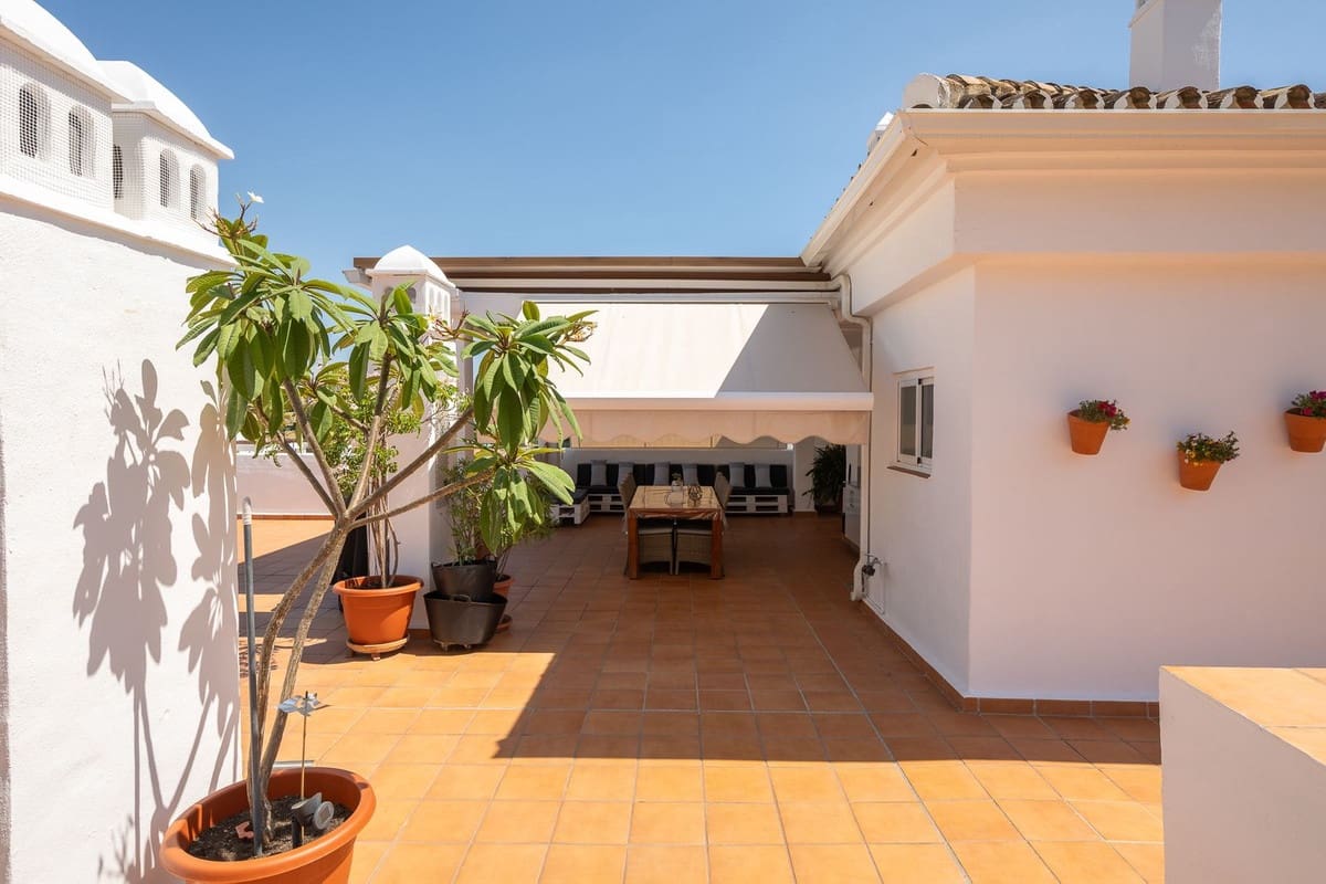 3 slaapkamer Appartement te koop in New Golden Mile met zwembad garage - € 630.000 (Ref: 10120952)