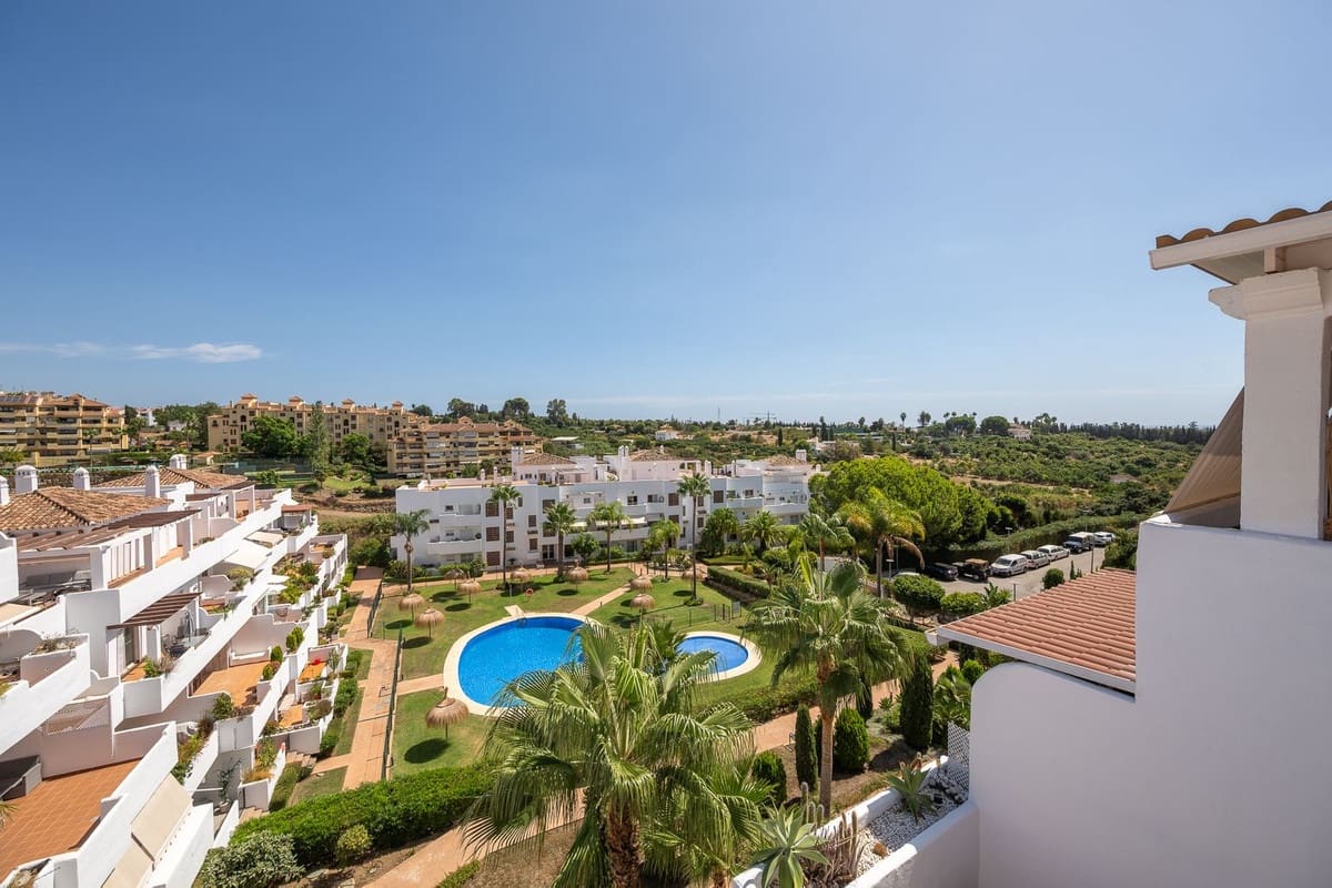 3 slaapkamer Appartement te koop in New Golden Mile met zwembad garage - € 630.000 (Ref: 10120952)
