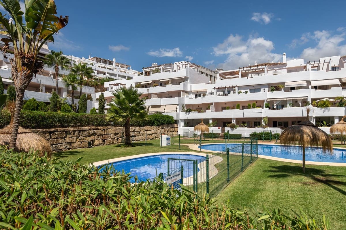 3 slaapkamer Appartement te koop in New Golden Mile met zwembad garage - € 630.000 (Ref: 10120952)