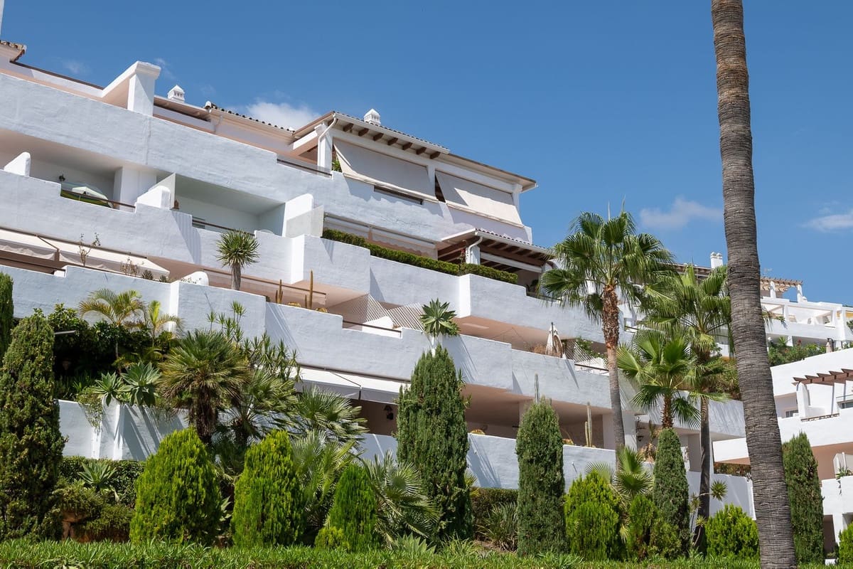 3 slaapkamer Appartement te koop in New Golden Mile met zwembad garage - € 630.000 (Ref: 10120952)