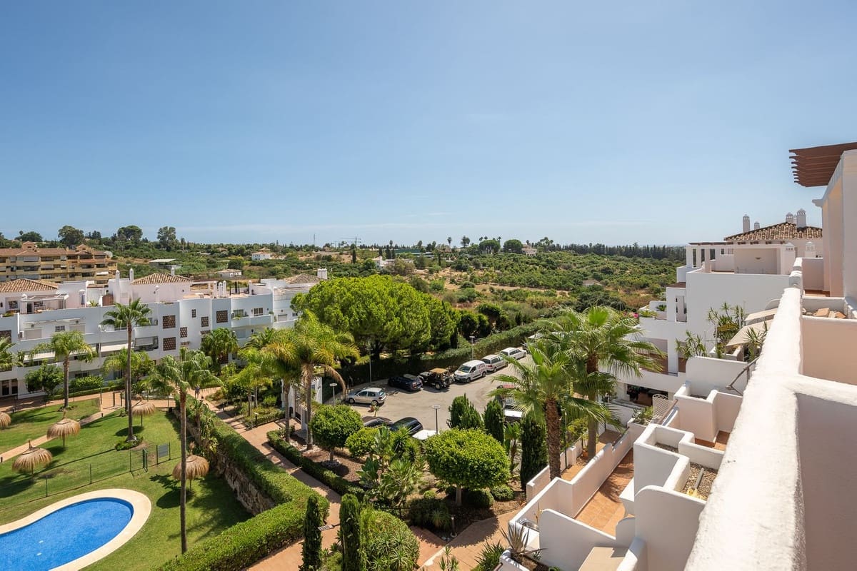 3 slaapkamer Appartement te koop in New Golden Mile met zwembad garage - € 630.000 (Ref: 10120952)