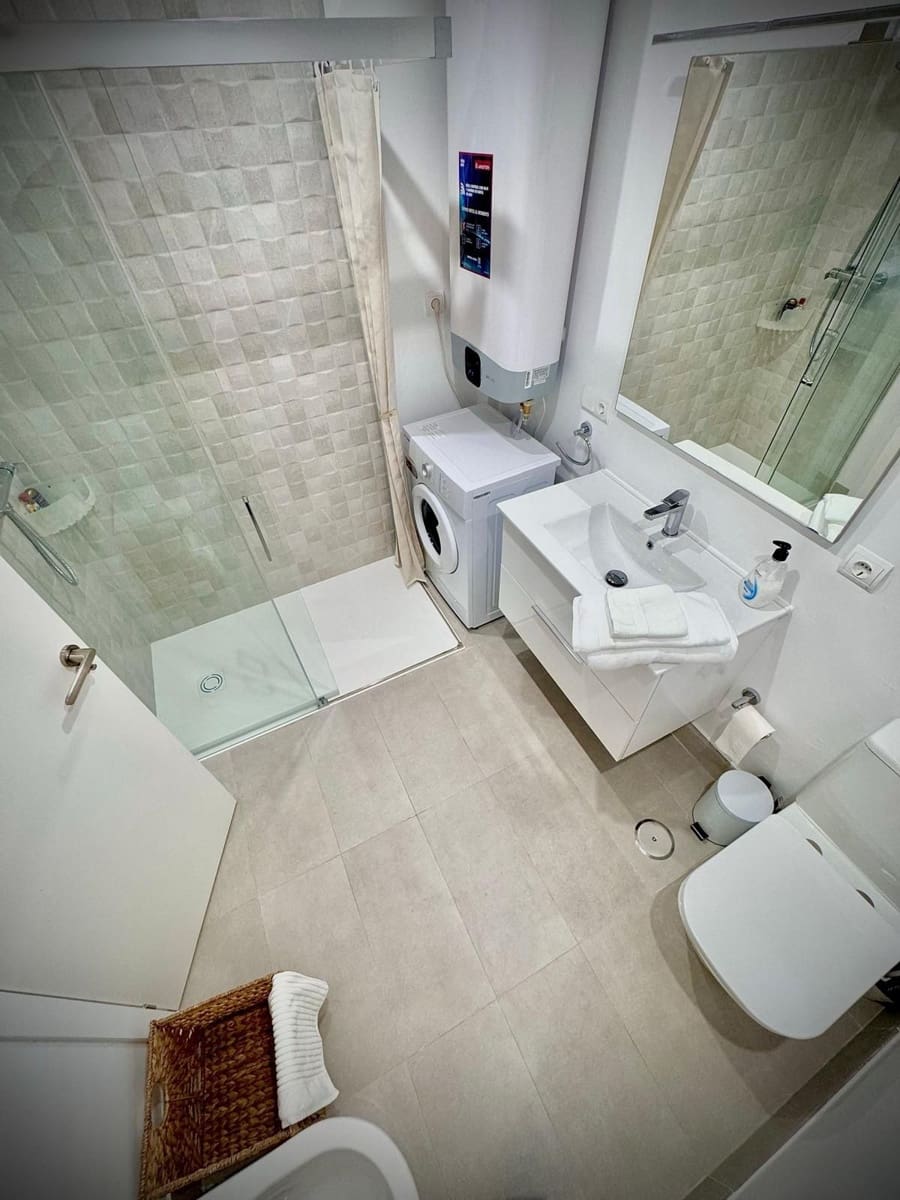 Apartamento de 2 habitaciones en Calahonda en venta con piscina - 390.000 € (Ref: 10120956)