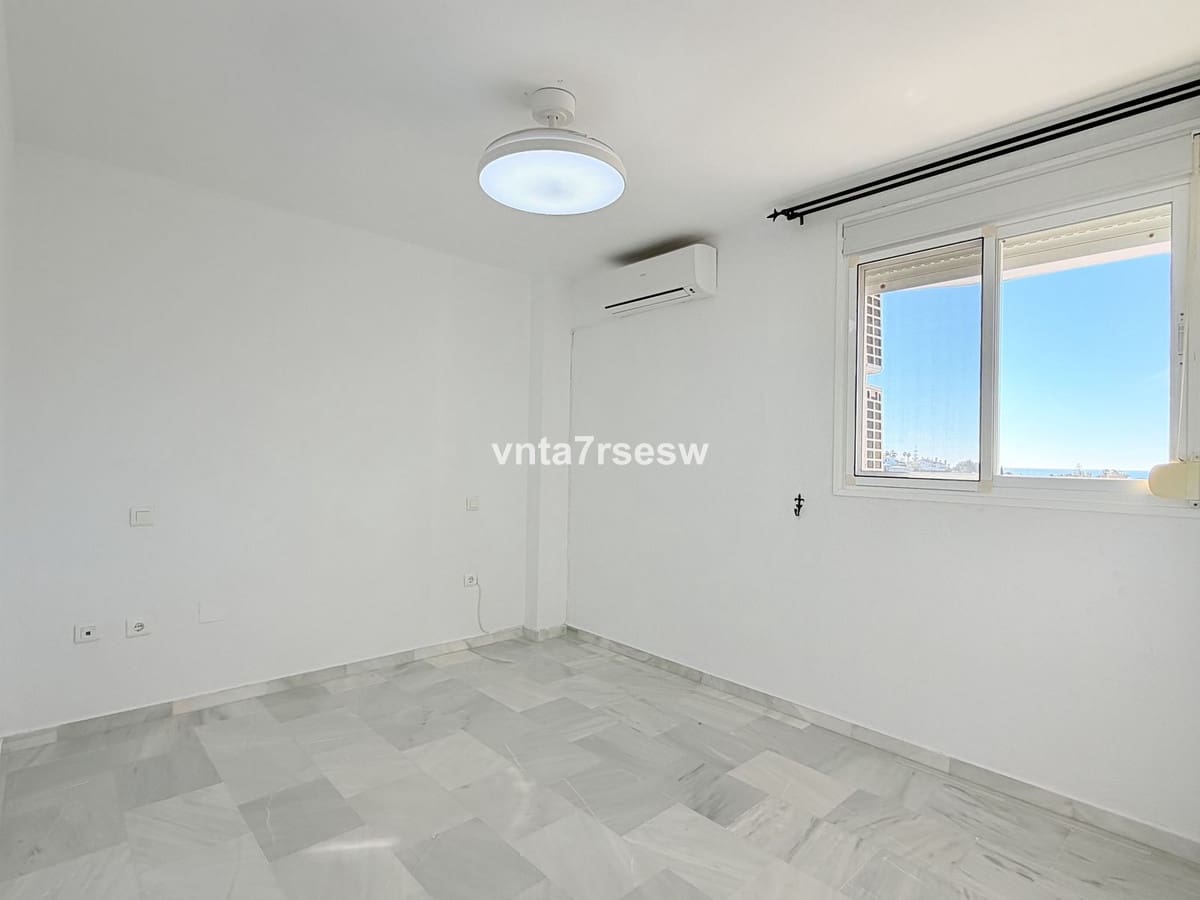 3 makuuhuone Huoneisto myytävänä paikassa Riviera del Sol mukana uima-altaan 
autotalli - 295 000 € (Ref: 10120958)