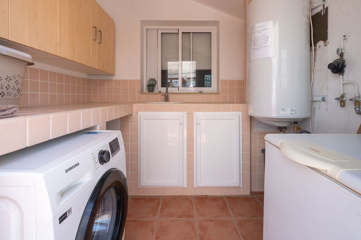 4 soverom Leilighet til salgs i Torremolinos med svømmebasseng garasje - € 895 000 (Ref: 10120960)