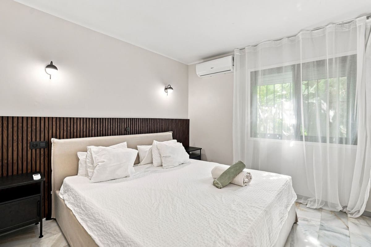 Apartamento de 2 habitaciones en Calahonda en venta con piscina - 495.000 € (Ref: 10120965)