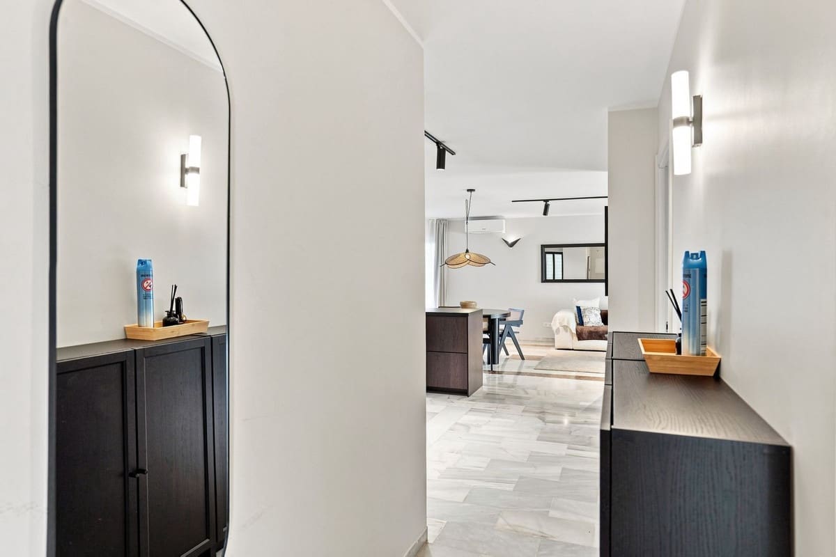 Apartamento de 2 habitaciones en Calahonda en venta con piscina - 495.000 € (Ref: 10120965)