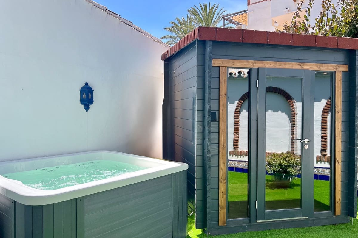 Apartamento de 2 habitaciones en Calahonda en venta con piscina - 495.000 € (Ref: 10120965)