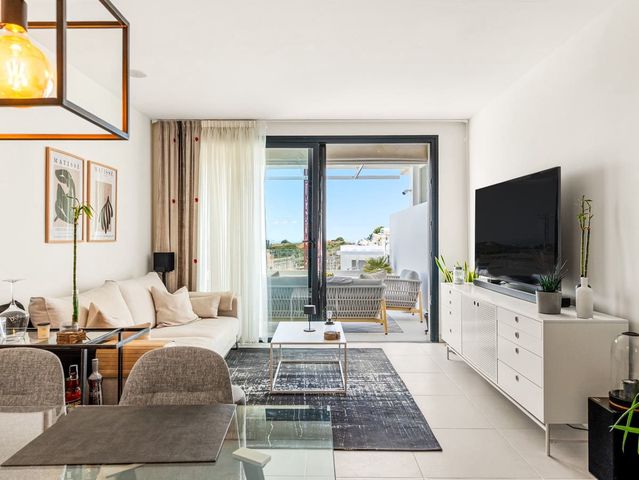 2 makuuhuone Huoneisto myytävänä paikassa Estepona mukana uima-altaan - 595 000 € (Ref: 10120976)