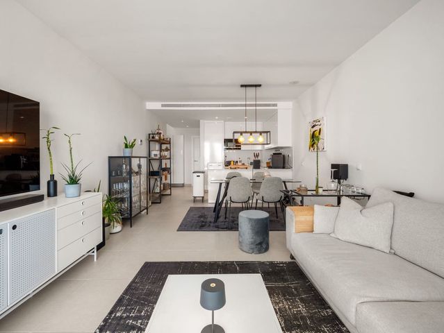 2 makuuhuone Huoneisto myytävänä paikassa Estepona mukana uima-altaan - 595 000 € (Ref: 10120976)